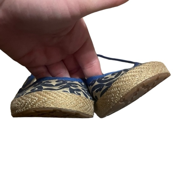 Ugg Indah canvas espadrille flat in blue and cream - Picture 6 of 9